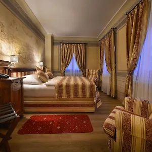 4* Hotell The Charles