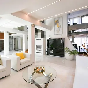 Apartment Presidential Penthouse, 303m2, Jacuzzi On Terrace, Sauna, 6bdrm, 4bthrm, Ac, Lift, Prag